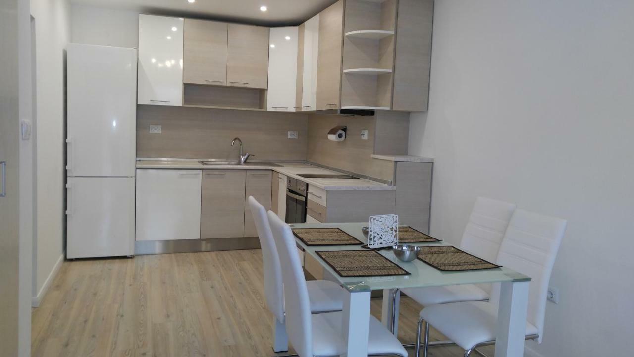 Modern Center Apartemen Sofia