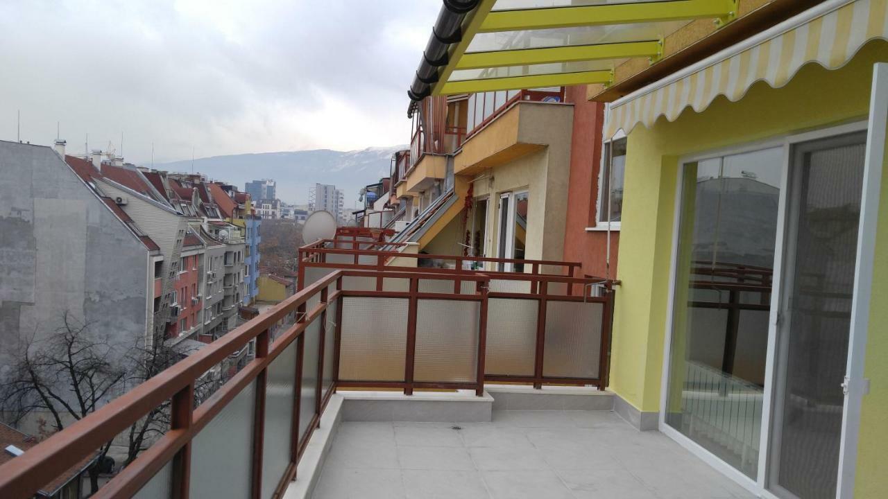 Modern Center Apartemen Sofia